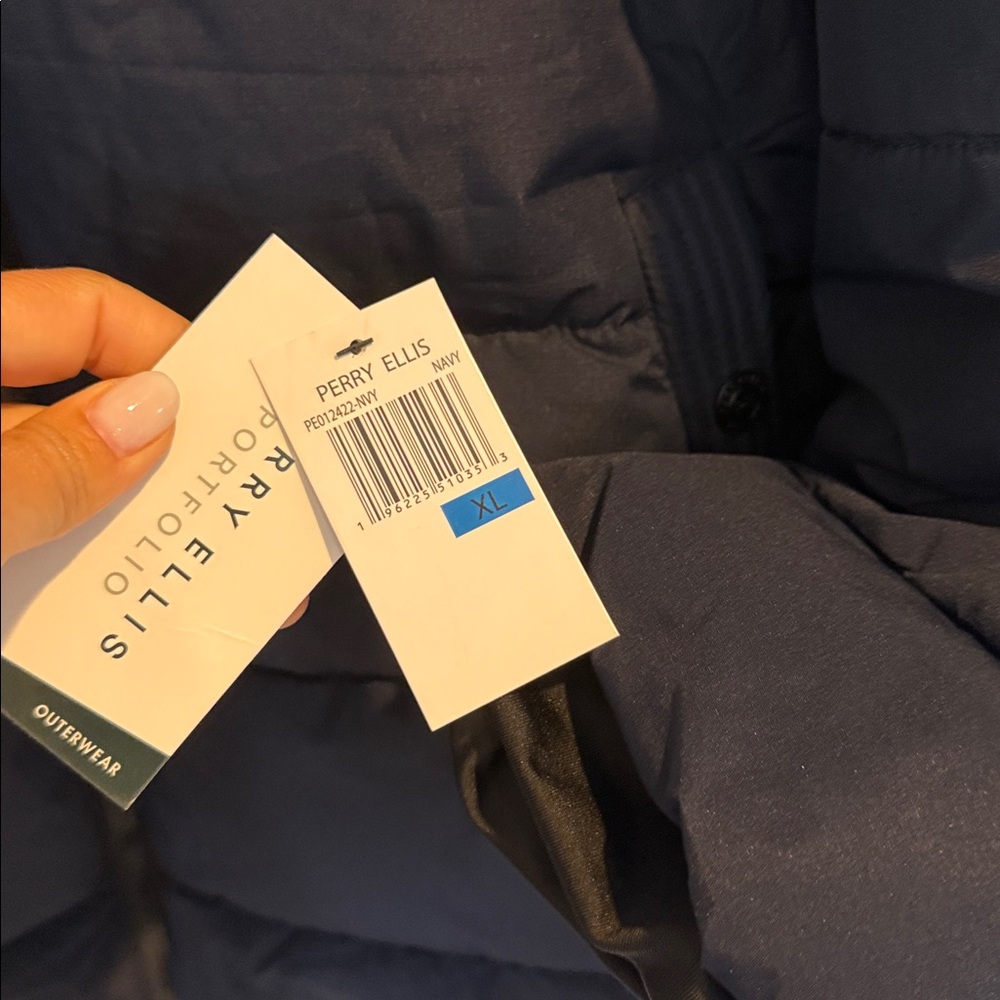 Perry Ellis Navy Puffer Jacket - Picture 4 of 6
